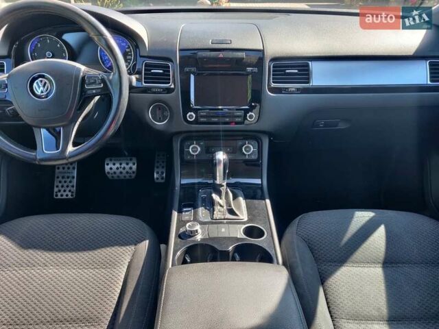 Черный Фольксваген Туарег, объемом двигателя 2.97 л и пробегом 214 тыс. км за 16600 $, фото 11 на Automoto.ua