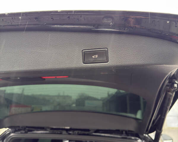 Черный Фольксваген Туарег, объемом двигателя 2.97 л и пробегом 335 тыс. км за 17700 $, фото 6 на Automoto.ua