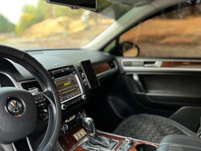 Чорний Фольксваген Туарег, об'ємом двигуна 3 л та пробігом 239 тис. км за 21200 $, фото 10 на Automoto.ua