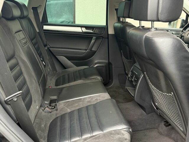 Черный Фольксваген Туарег, объемом двигателя 3 л и пробегом 235 тыс. км за 16700 $, фото 7 на Automoto.ua