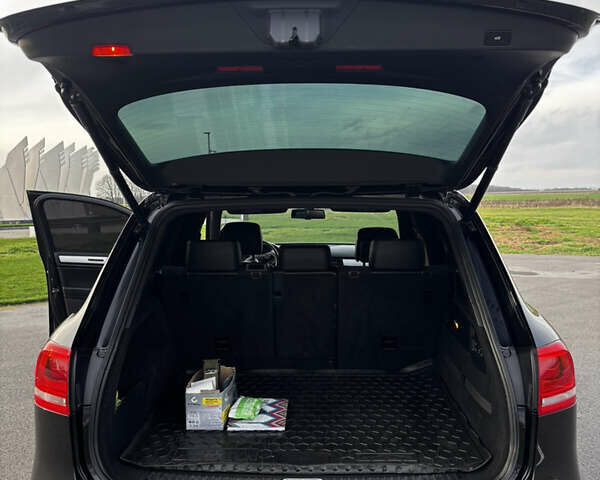 Чорний Фольксваген Туарег, об'ємом двигуна 2.97 л та пробігом 318 тис. км за 18500 $, фото 15 на Automoto.ua