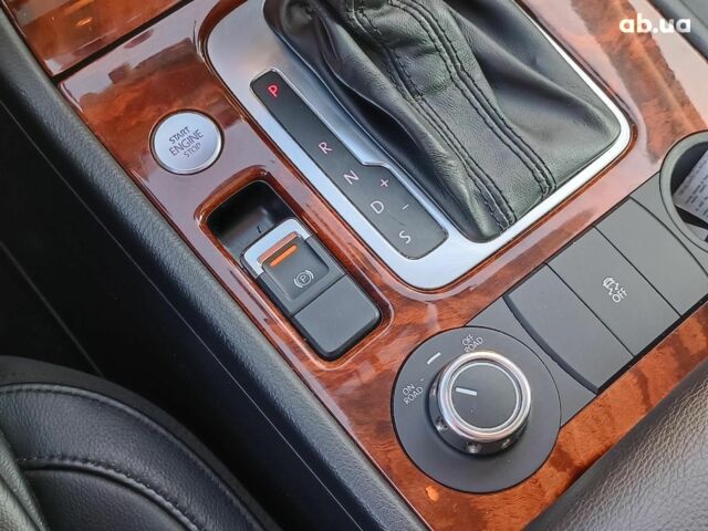 Черный Фольксваген Туарег, объемом двигателя 3 л и пробегом 207 тыс. км за 18990 $, фото 29 на Automoto.ua