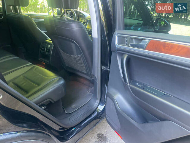 Черный Фольксваген Туарег, объемом двигателя 2.97 л и пробегом 329 тыс. км за 17999 $, фото 9 на Automoto.ua