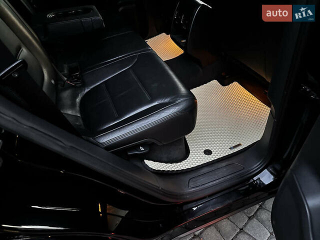 Черный Фольксваген Туарег, объемом двигателя 3 л и пробегом 310 тыс. км за 16500 $, фото 17 на Automoto.ua