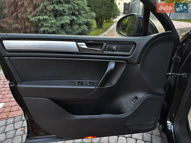 Черный Фольксваген Туарег, объемом двигателя 3 л и пробегом 310 тыс. км за 16500 $, фото 6 на Automoto.ua