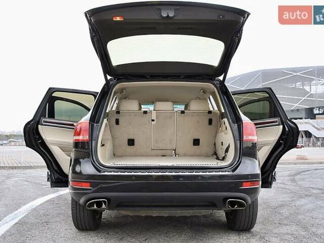 Черный Фольксваген Туарег, объемом двигателя 2.97 л и пробегом 275 тыс. км за 22000 $, фото 32 на Automoto.ua