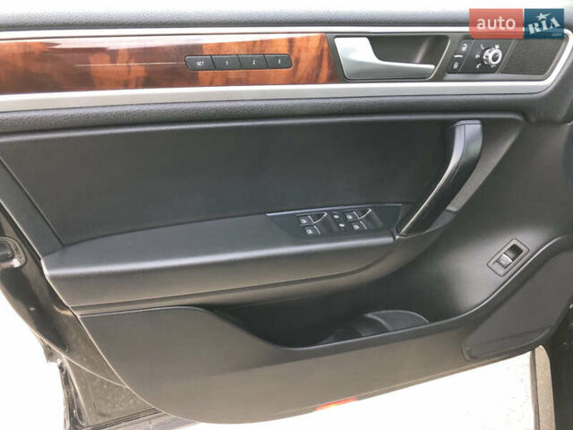 Черный Фольксваген Туарег, объемом двигателя 2.97 л и пробегом 332 тыс. км за 16900 $, фото 14 на Automoto.ua