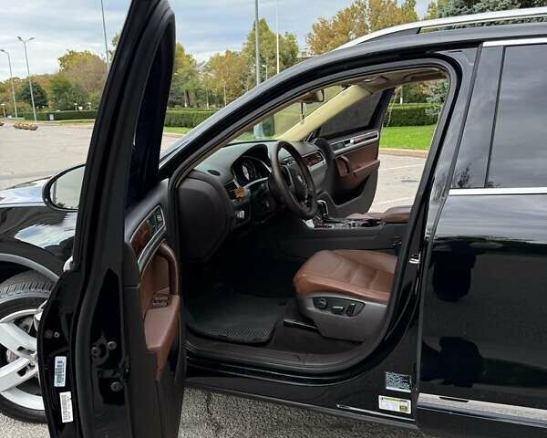 Черный Фольксваген Туарег, объемом двигателя 3.6 л и пробегом 290 тыс. км за 15200 $, фото 29 на Automoto.ua