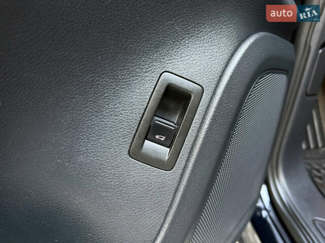 Черный Фольксваген Туарег, объемом двигателя 2.97 л и пробегом 278 тыс. км за 20000 $, фото 43 на Automoto.ua