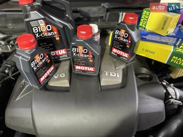 Чорний Фольксваген Туарег, об'ємом двигуна 3 л та пробігом 236 тис. км за 20750 $, фото 55 на Automoto.ua