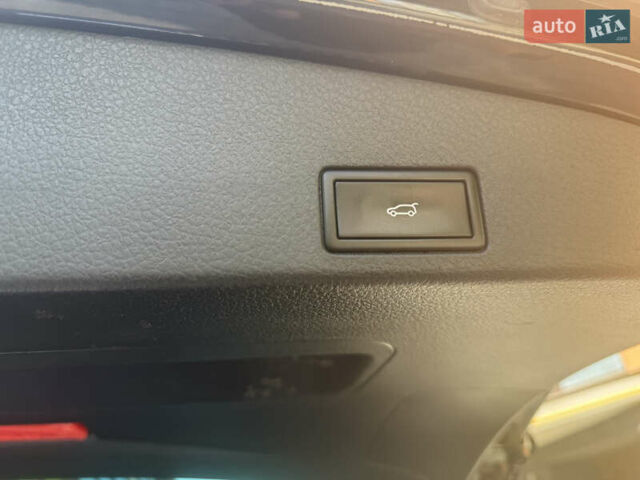 Черный Фольксваген Туарег, объемом двигателя 2.97 л и пробегом 280 тыс. км за 17500 $, фото 23 на Automoto.ua