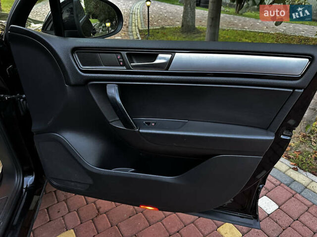 Черный Фольксваген Туарег, объемом двигателя 3 л и пробегом 310 тыс. км за 16500 $, фото 20 на Automoto.ua