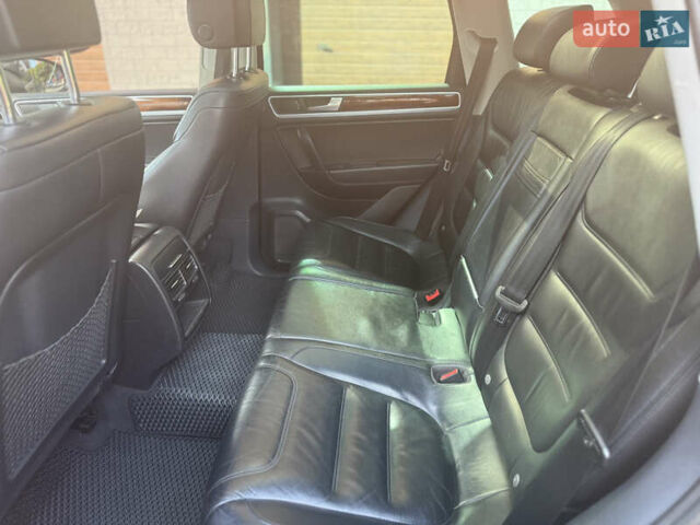 Черный Фольксваген Туарег, объемом двигателя 2.97 л и пробегом 280 тыс. км за 17500 $, фото 20 на Automoto.ua