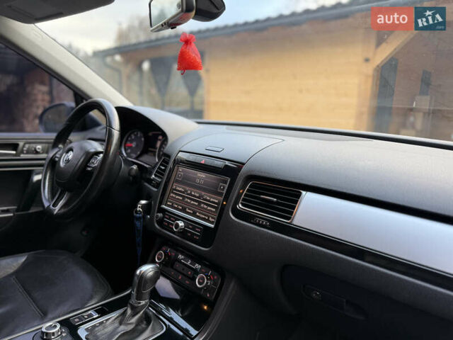 Черный Фольксваген Туарег, объемом двигателя 2.97 л и пробегом 278 тыс. км за 20000 $, фото 29 на Automoto.ua