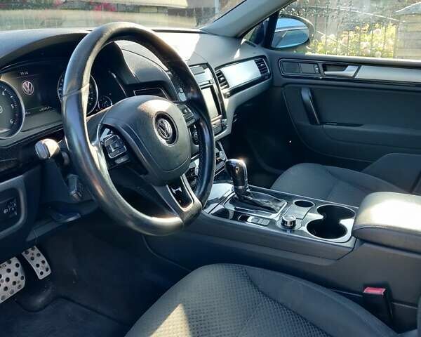 Черный Фольксваген Туарег, объемом двигателя 2.97 л и пробегом 214 тыс. км за 16600 $, фото 10 на Automoto.ua