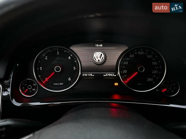 Черный Фольксваген Туарег, объемом двигателя 3 л и пробегом 310 тыс. км за 16500 $, фото 10 на Automoto.ua