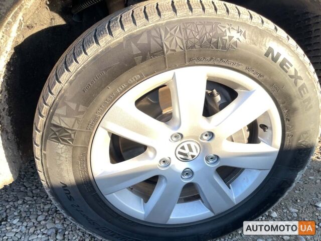 Черный Фольксваген Туарег, объемом двигателя 3 л и пробегом 235 тыс. км за 19999 $, фото 28 на Automoto.ua