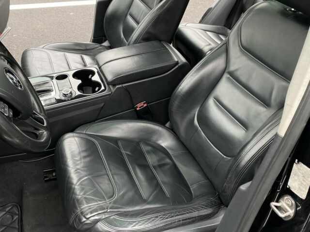 Чорний Фольксваген Туарег, об'ємом двигуна 3 л та пробігом 311 тис. км за 17000 $, фото 3 на Automoto.ua