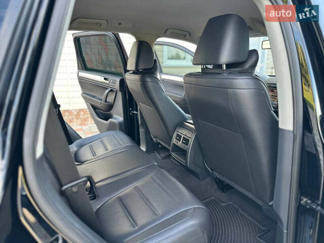 Чорний Фольксваген Туарег, об'ємом двигуна 2.97 л та пробігом 204 тис. км за 16500 $, фото 45 на Automoto.ua