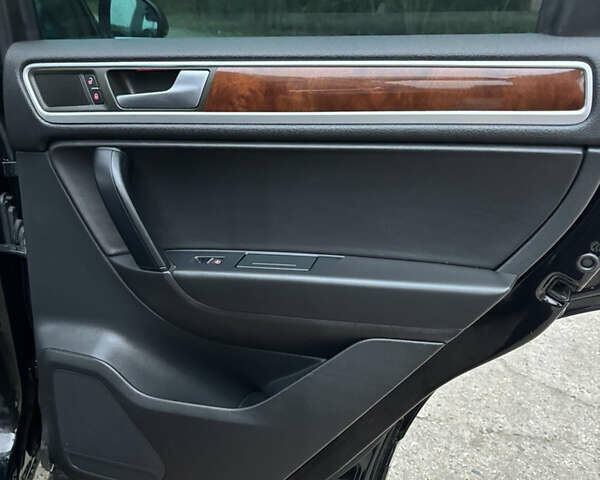 Черный Фольксваген Туарег, объемом двигателя 3 л и пробегом 216 тыс. км за 19500 $, фото 25 на Automoto.ua