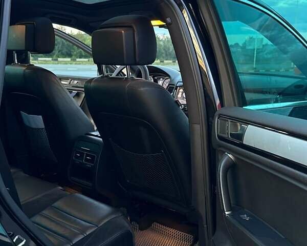 Чорний Фольксваген Туарег, об'ємом двигуна 2.97 л та пробігом 293 тис. км за 17999 $, фото 14 на Automoto.ua