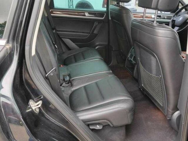 Черный Фольксваген Туарег, объемом двигателя 3 л и пробегом 236 тыс. км за 2700 $, фото 11 на Automoto.ua