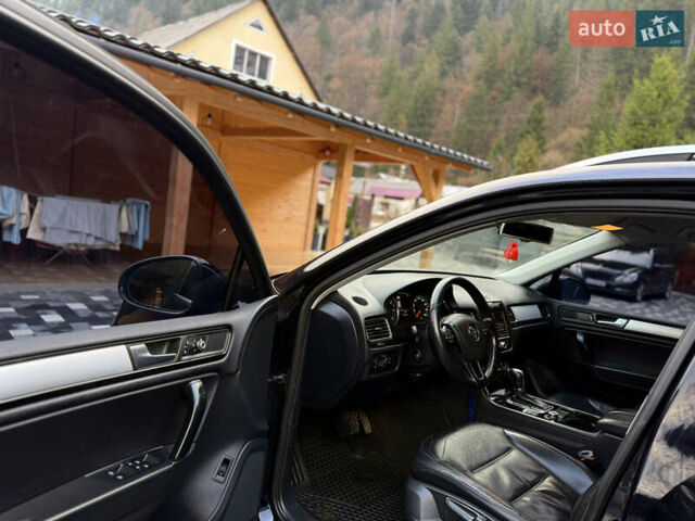 Черный Фольксваген Туарег, объемом двигателя 2.97 л и пробегом 278 тыс. км за 20000 $, фото 35 на Automoto.ua