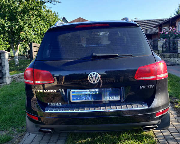 Черный Фольксваген Туарег, объемом двигателя 2.97 л и пробегом 214 тыс. км за 16600 $, фото 2 на Automoto.ua