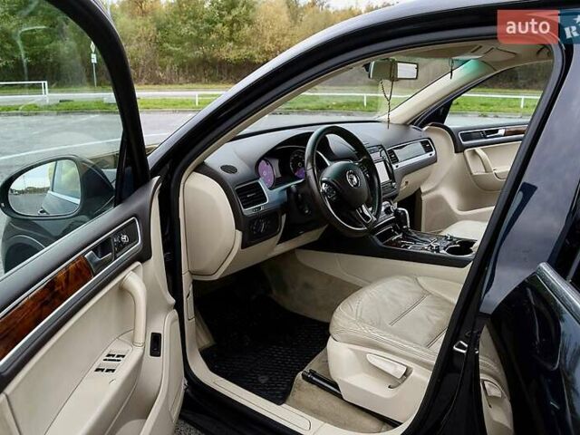 Черный Фольксваген Туарег, объемом двигателя 2.97 л и пробегом 275 тыс. км за 22000 $, фото 18 на Automoto.ua