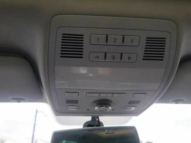 Черный Фольксваген Туарег, объемом двигателя 3 л и пробегом 236 тыс. км за 2700 $, фото 16 на Automoto.ua