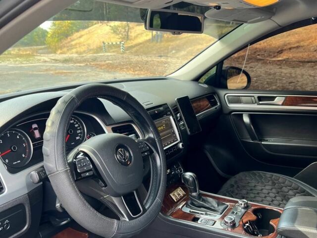 Чорний Фольксваген Туарег, об'ємом двигуна 3 л та пробігом 239 тис. км за 21200 $, фото 11 на Automoto.ua