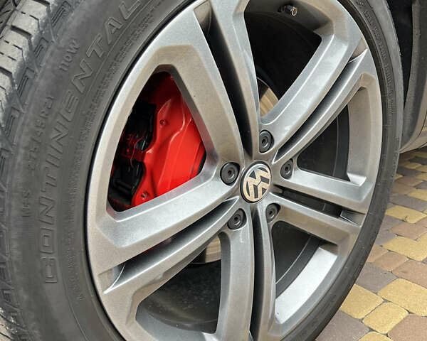 Черный Фольксваген Туарег, объемом двигателя 2.97 л и пробегом 281 тыс. км за 22500 $, фото 6 на Automoto.ua