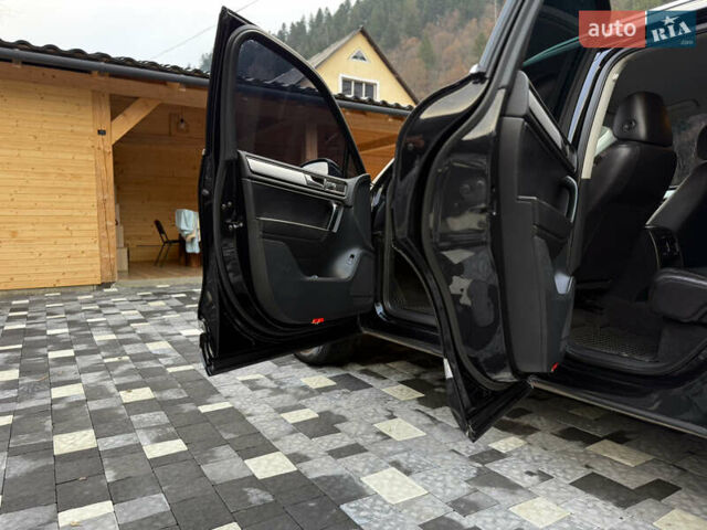 Черный Фольксваген Туарег, объемом двигателя 2.97 л и пробегом 278 тыс. км за 20000 $, фото 40 на Automoto.ua