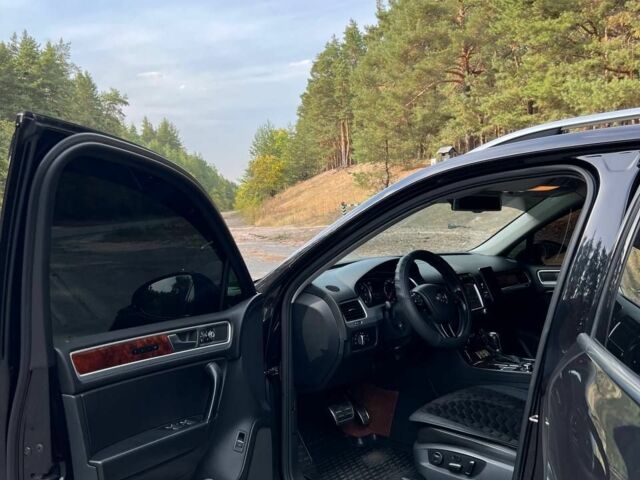 Чорний Фольксваген Туарег, об'ємом двигуна 3 л та пробігом 239 тис. км за 21200 $, фото 12 на Automoto.ua