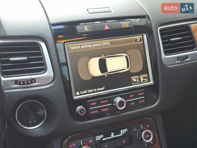 Чорний Фольксваген Туарег, об'ємом двигуна 3 л та пробігом 180 тис. км за 15499 $, фото 33 на Automoto.ua