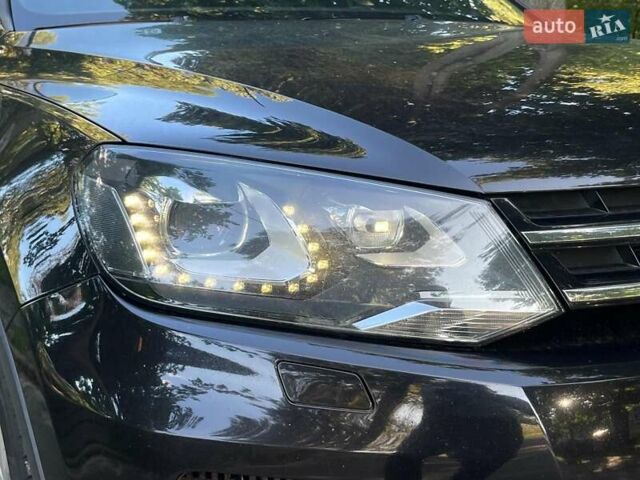 Чорний Фольксваген Туарег, об'ємом двигуна 4.2 л та пробігом 255 тис. км за 28440 $, фото 5 на Automoto.ua