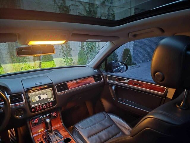 Чорний Фольксваген Туарег, об'ємом двигуна 3 л та пробігом 180 тис. км за 14499 $, фото 14 на Automoto.ua