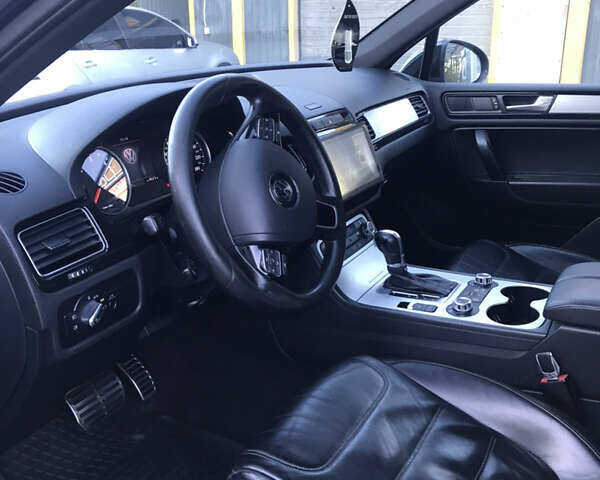 Чорний Фольксваген Туарег, об'ємом двигуна 2.97 л та пробігом 275 тис. км за 21300 $, фото 16 на Automoto.ua