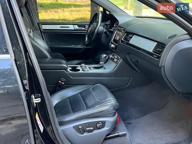 Чорний Фольксваген Туарег, об'ємом двигуна 4.2 л та пробігом 255 тис. км за 28440 $, фото 21 на Automoto.ua