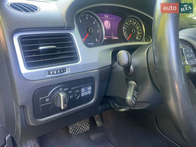 Черный Фольксваген Туарег, объемом двигателя 2.97 л и пробегом 329 тыс. км за 17999 $, фото 12 на Automoto.ua