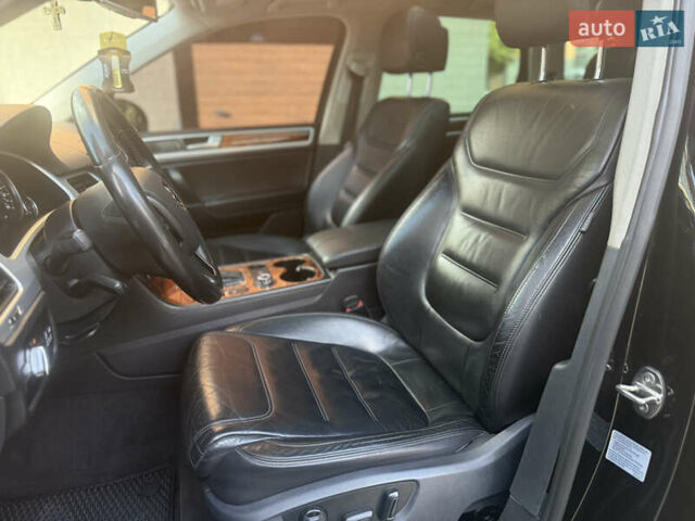 Черный Фольксваген Туарег, объемом двигателя 2.97 л и пробегом 280 тыс. км за 17500 $, фото 19 на Automoto.ua