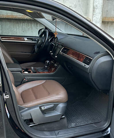 Черный Фольксваген Туарег, объемом двигателя 3 л и пробегом 294 тыс. км за 18500 $, фото 9 на Automoto.ua