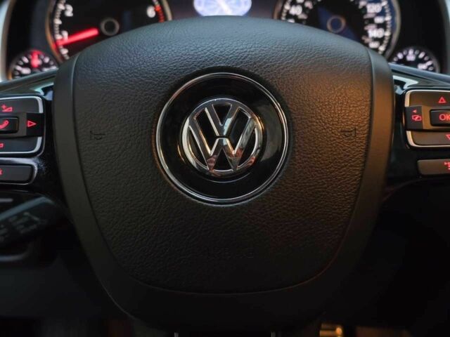 Чорний Фольксваген Туарег, об'ємом двигуна 3 л та пробігом 180 тис. км за 14499 $, фото 6 на Automoto.ua