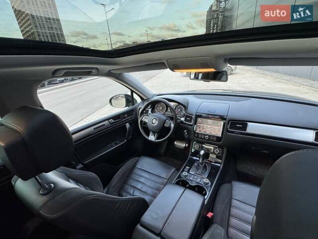 Чорний Фольксваген Туарег, об'ємом двигуна 3 л та пробігом 236 тис. км за 20750 $, фото 15 на Automoto.ua