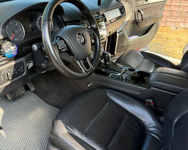 Чорний Фольксваген Туарег, об'ємом двигуна 2.97 л та пробігом 245 тис. км за 21900 $, фото 15 на Automoto.ua