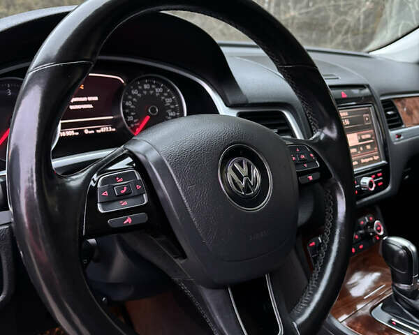 Черный Фольксваген Туарег, объемом двигателя 3 л и пробегом 216 тыс. км за 19500 $, фото 14 на Automoto.ua