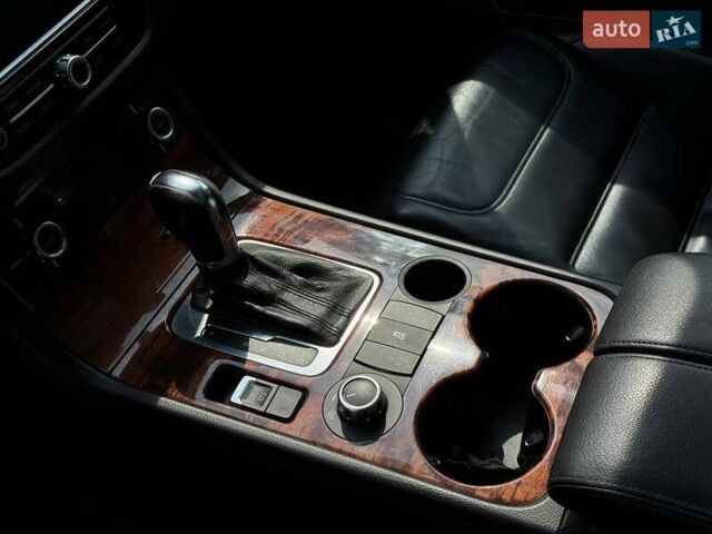 Черный Фольксваген Туарег, объемом двигателя 2.97 л и пробегом 349 тыс. км за 16500 $, фото 21 на Automoto.ua