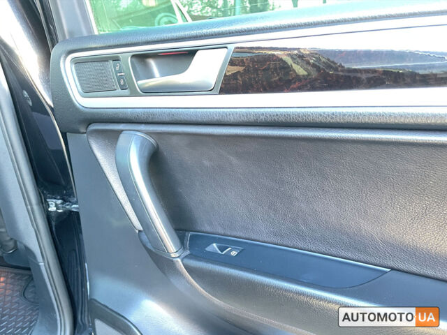 Черный Фольксваген Туарег, объемом двигателя 3 л и пробегом 235 тыс. км за 19999 $, фото 21 на Automoto.ua