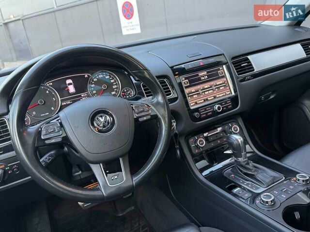 Чорний Фольксваген Туарег, об'ємом двигуна 3 л та пробігом 236 тис. км за 20750 $, фото 18 на Automoto.ua