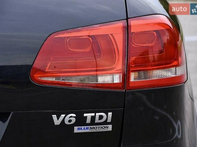 Черный Фольксваген Туарег, объемом двигателя 2.97 л и пробегом 275 тыс. км за 22000 $, фото 11 на Automoto.ua